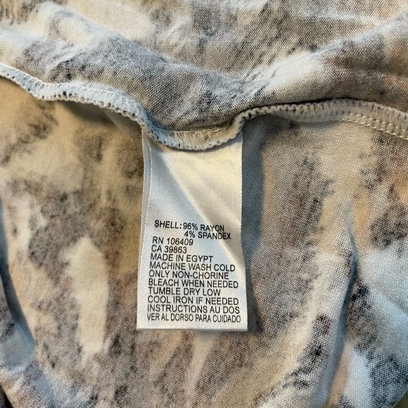 EUC! Tahari abstract animal print cowl neck blouse; size Large - Picture 8 of 8